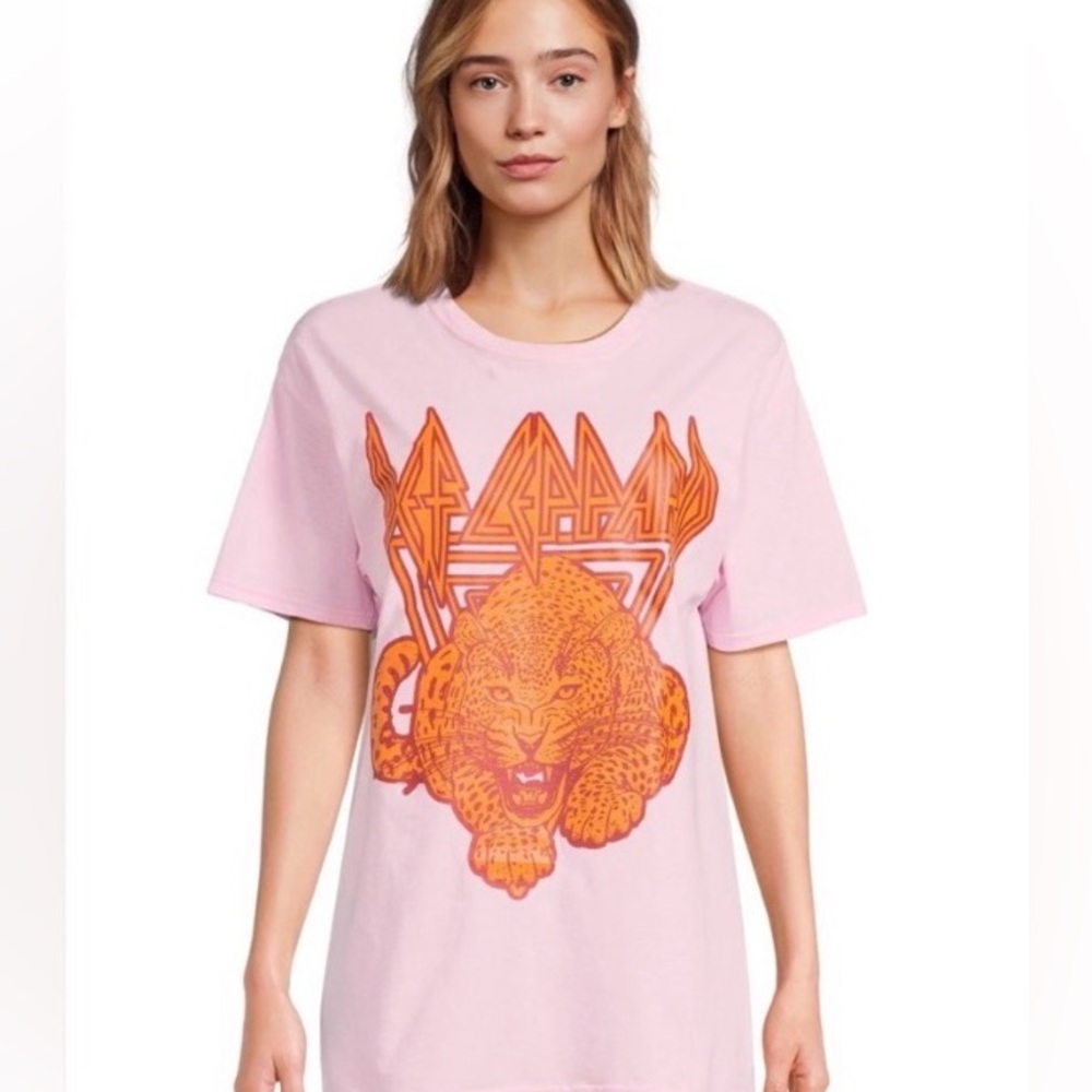 Def leopard Graphic Tee